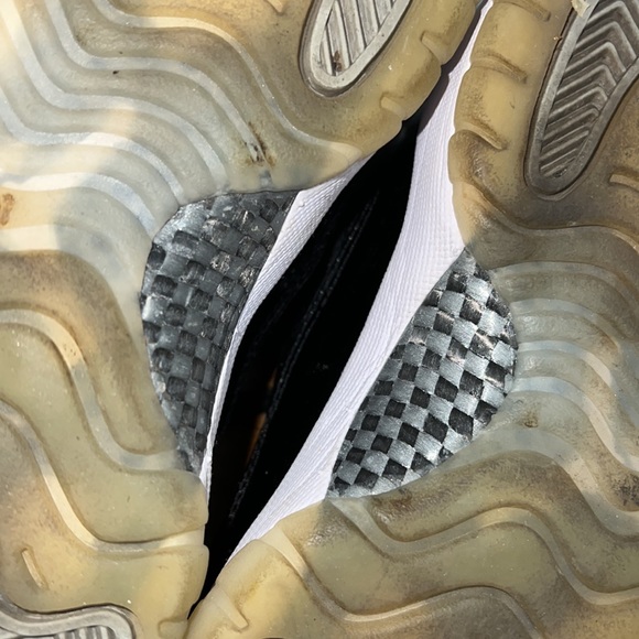 Jordan Retro 11 Jubilee Sneaker (Used) - Picture 6 of 11